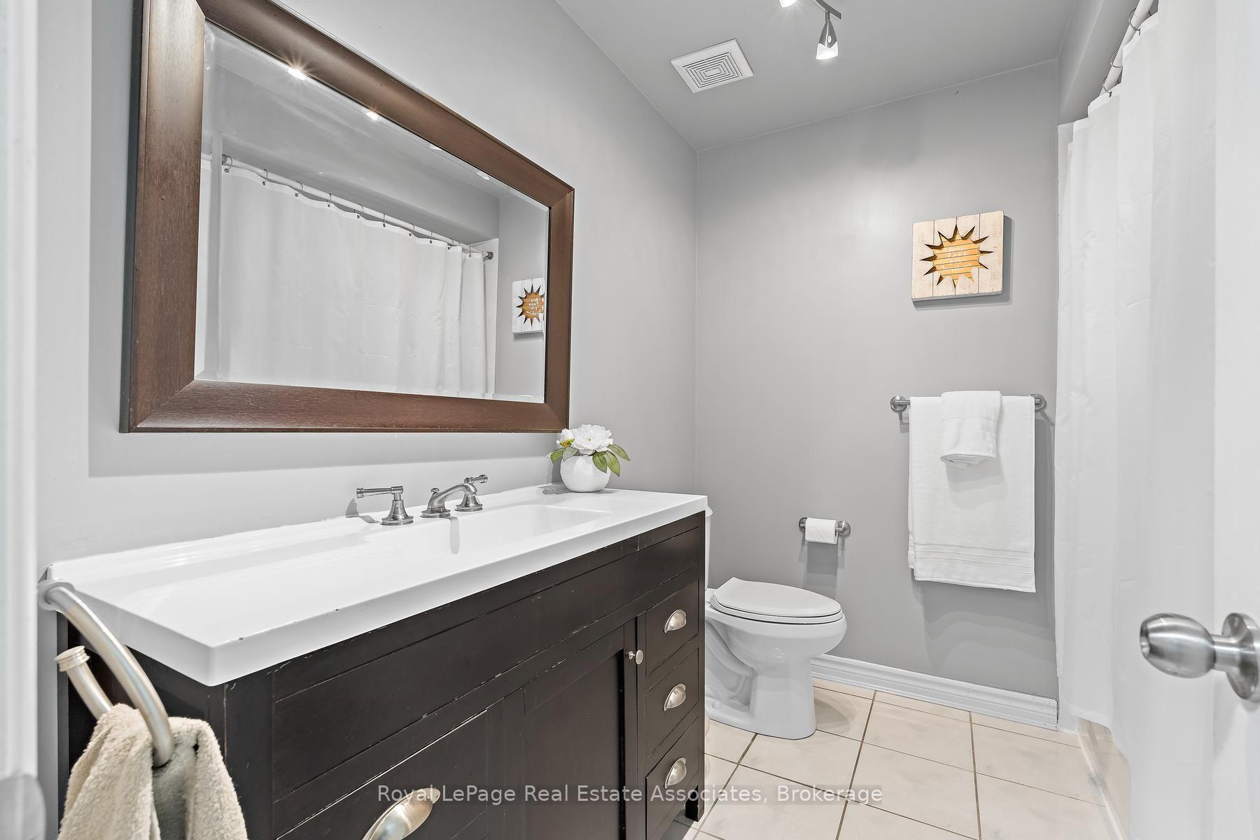 Photo 25 of 1069 Knotty Pine Grove, Mississauga, Meadowvale Village — HOMEH