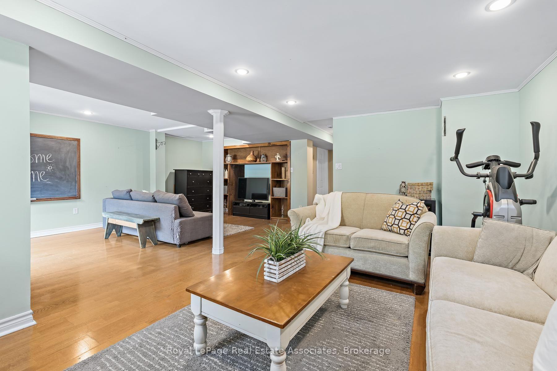 Photo 29 of 1069 Knotty Pine Grove, Mississauga, Meadowvale Village — HOMEH