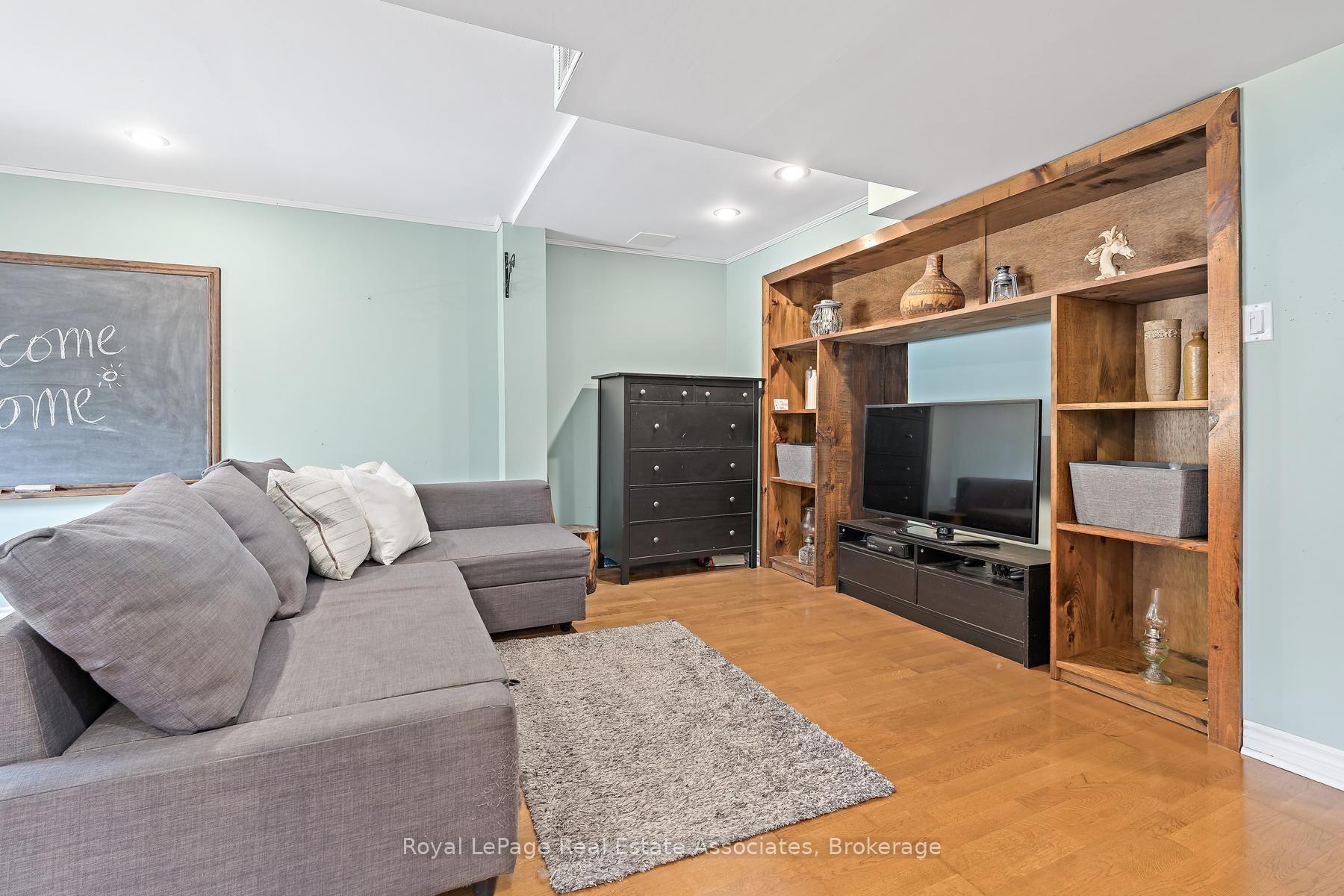 Photo 30 of 1069 Knotty Pine Grove, Mississauga, Meadowvale Village — HOMEH