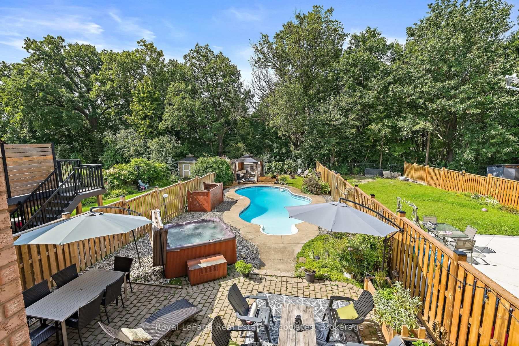 Photo 35 of 1069 Knotty Pine Grove, Mississauga, Meadowvale Village — HOMEH