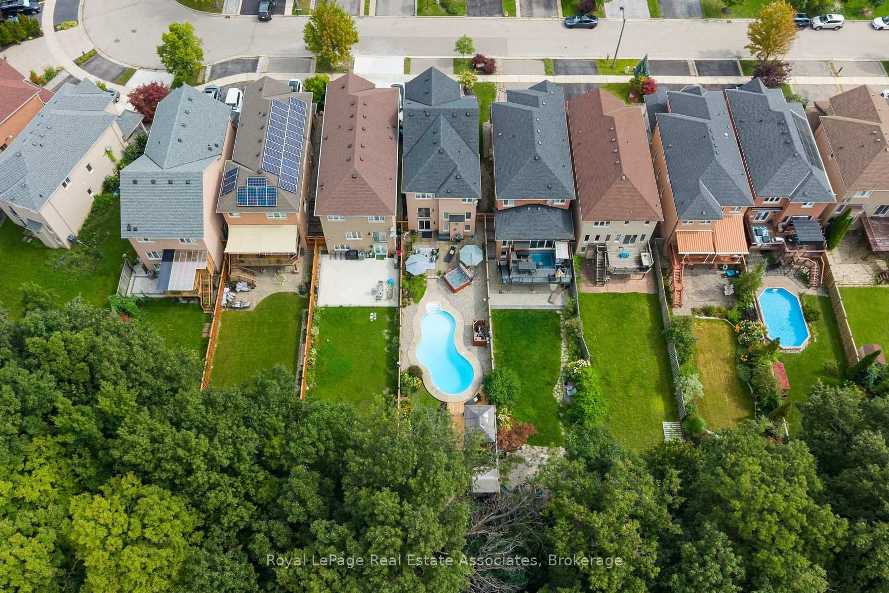 Photo 44 of 1069 Knotty Pine Grove, Mississauga, Meadowvale Village — HOMEH
