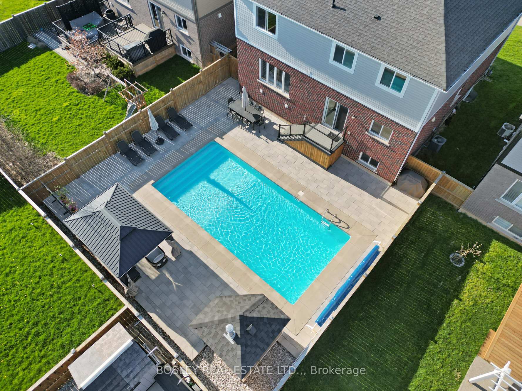 Photo 33 of 75 Bergenstein Crescent, Pelham, Fonthill — HOMEH