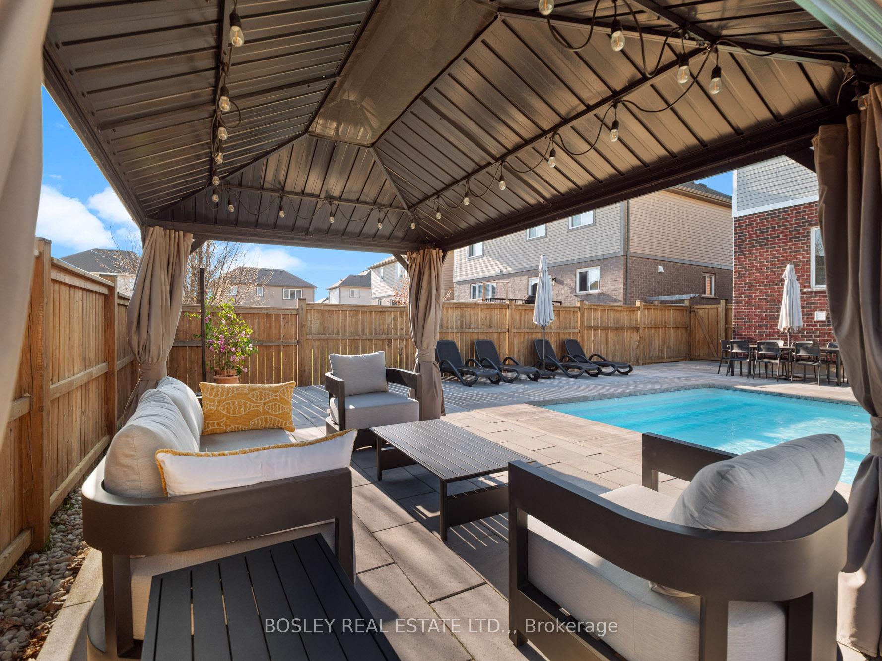Photo 34 of 75 Bergenstein Crescent, Pelham, Fonthill — HOMEH