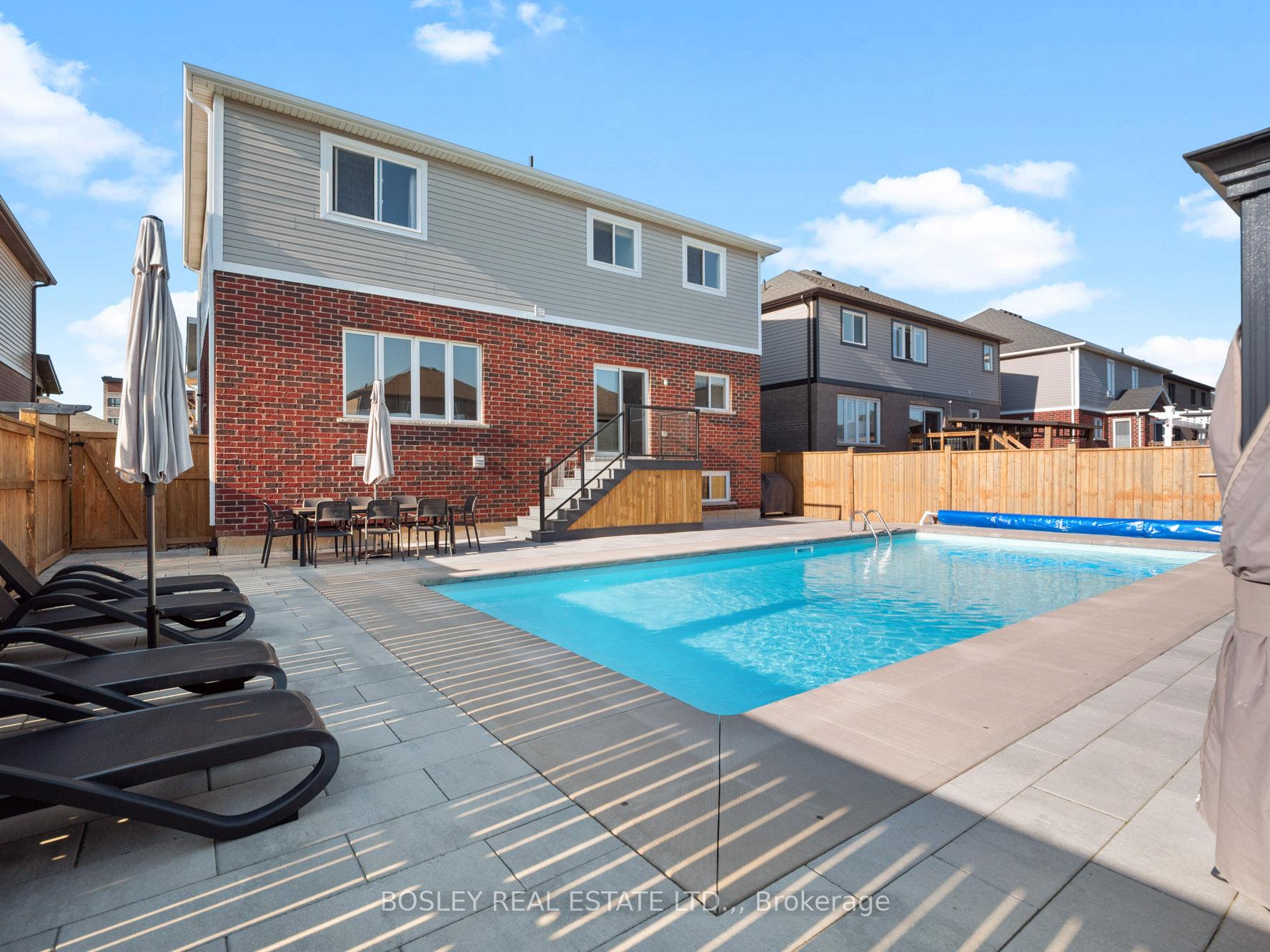 Photo 37 of 75 Bergenstein Crescent, Pelham, Fonthill — HOMEH