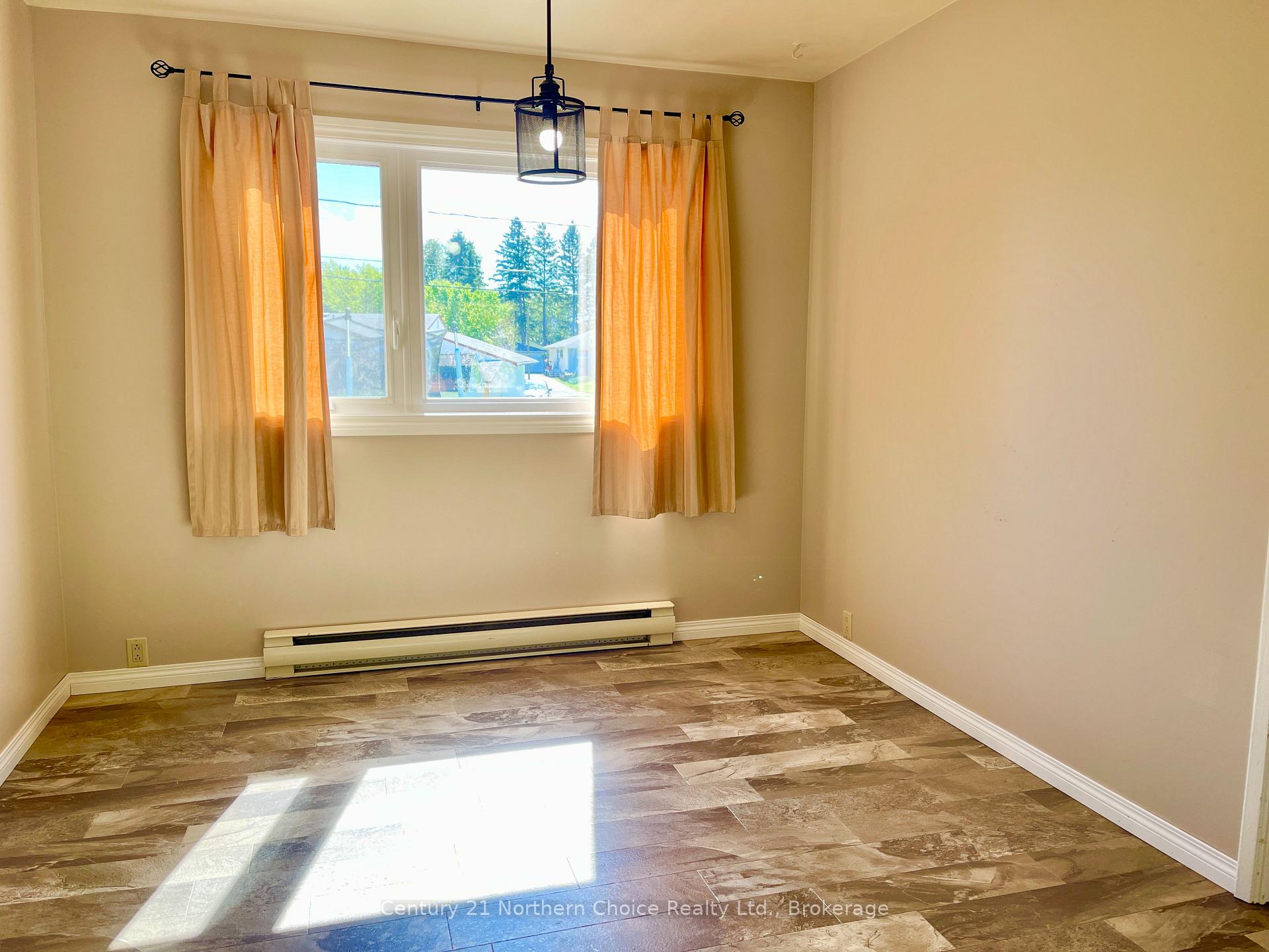 Photo 7 of 154 Parkdale Road, Dryden, Milestone — HOMEH