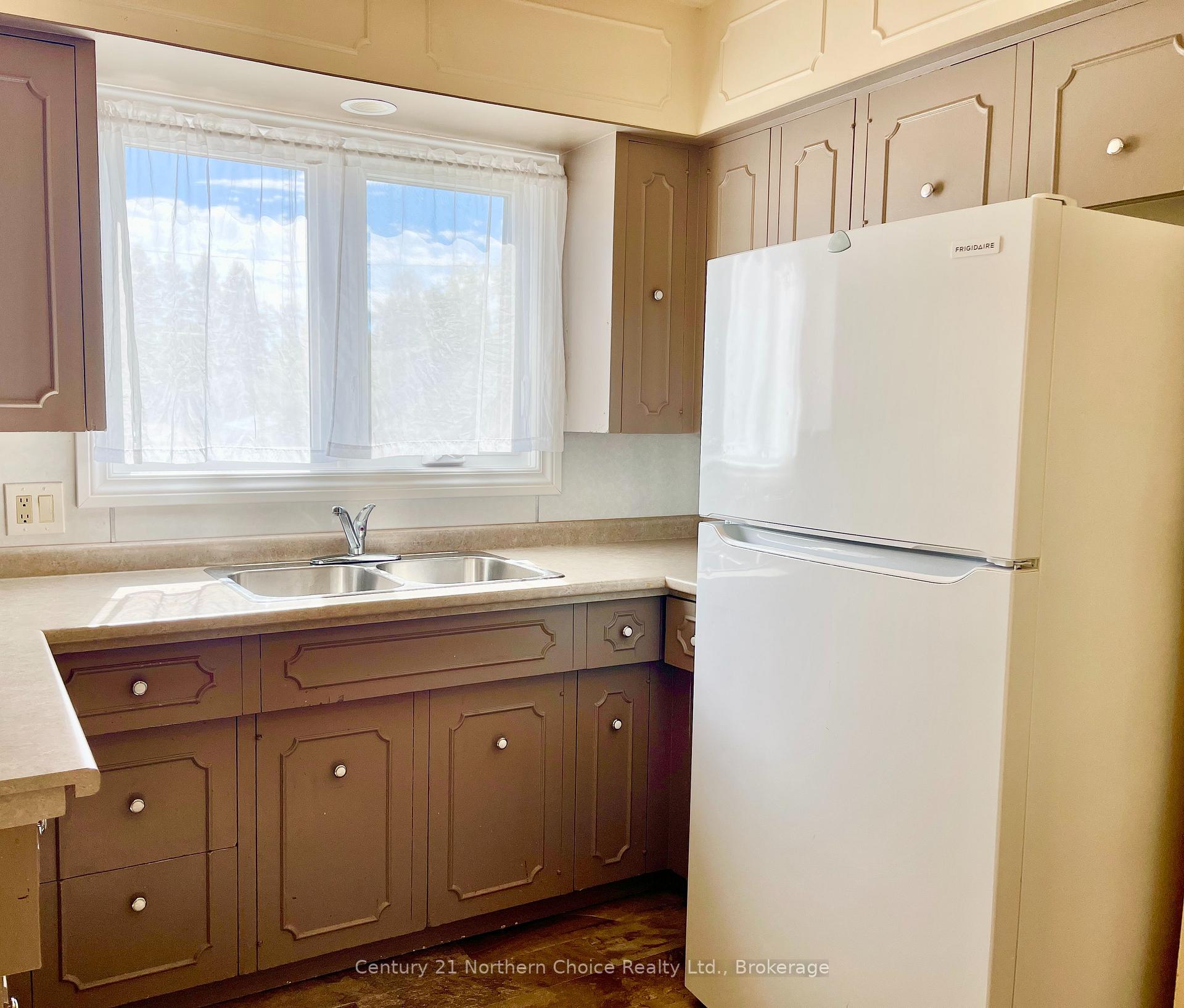 Photo 8 of 154 Parkdale Road, Dryden, Milestone — HOMEH