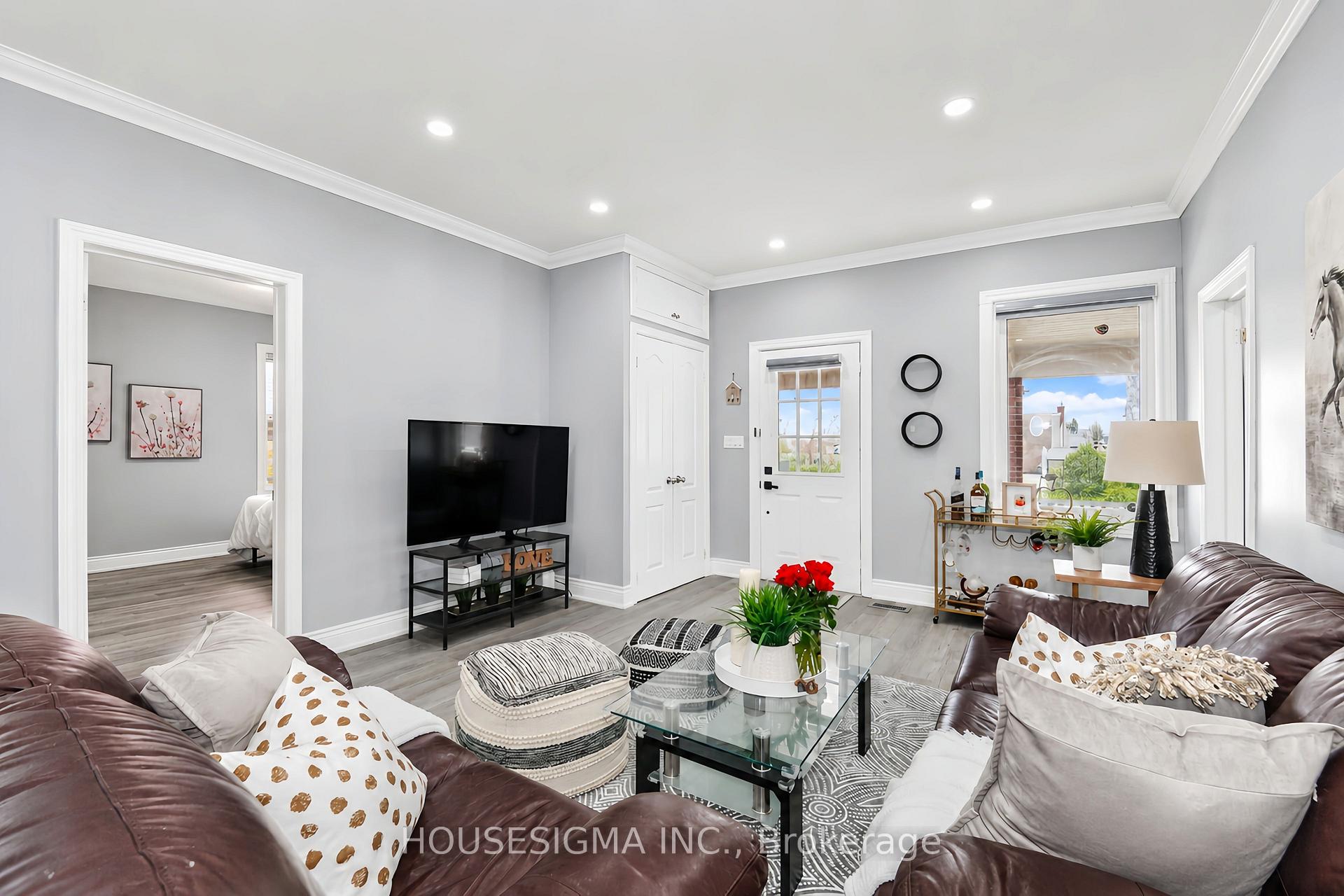 Photo 11 of 136 Celina Street, Oshawa, Central — HOMEH