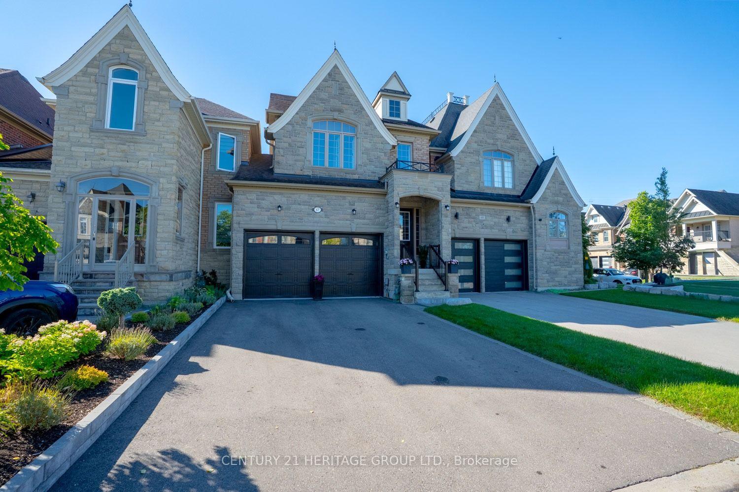 Photo 2 of 67 Alex Campbell Crescent, King, King City — HOMEH