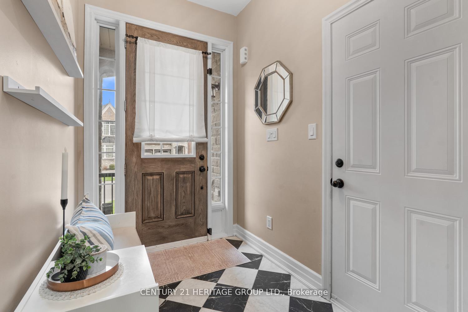 Photo 3 of 67 Alex Campbell Crescent, King, King City — HOMEH