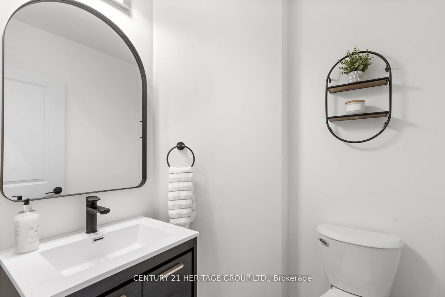 Photo 19 of 67 Alex Campbell Crescent, King, King City — HOMEH