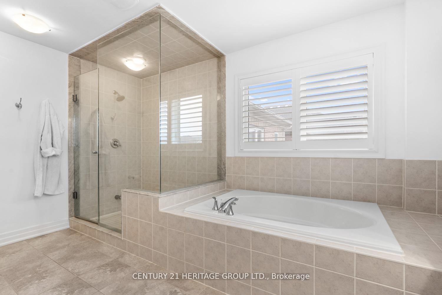 Photo 25 of 67 Alex Campbell Crescent, King, King City — HOMEH