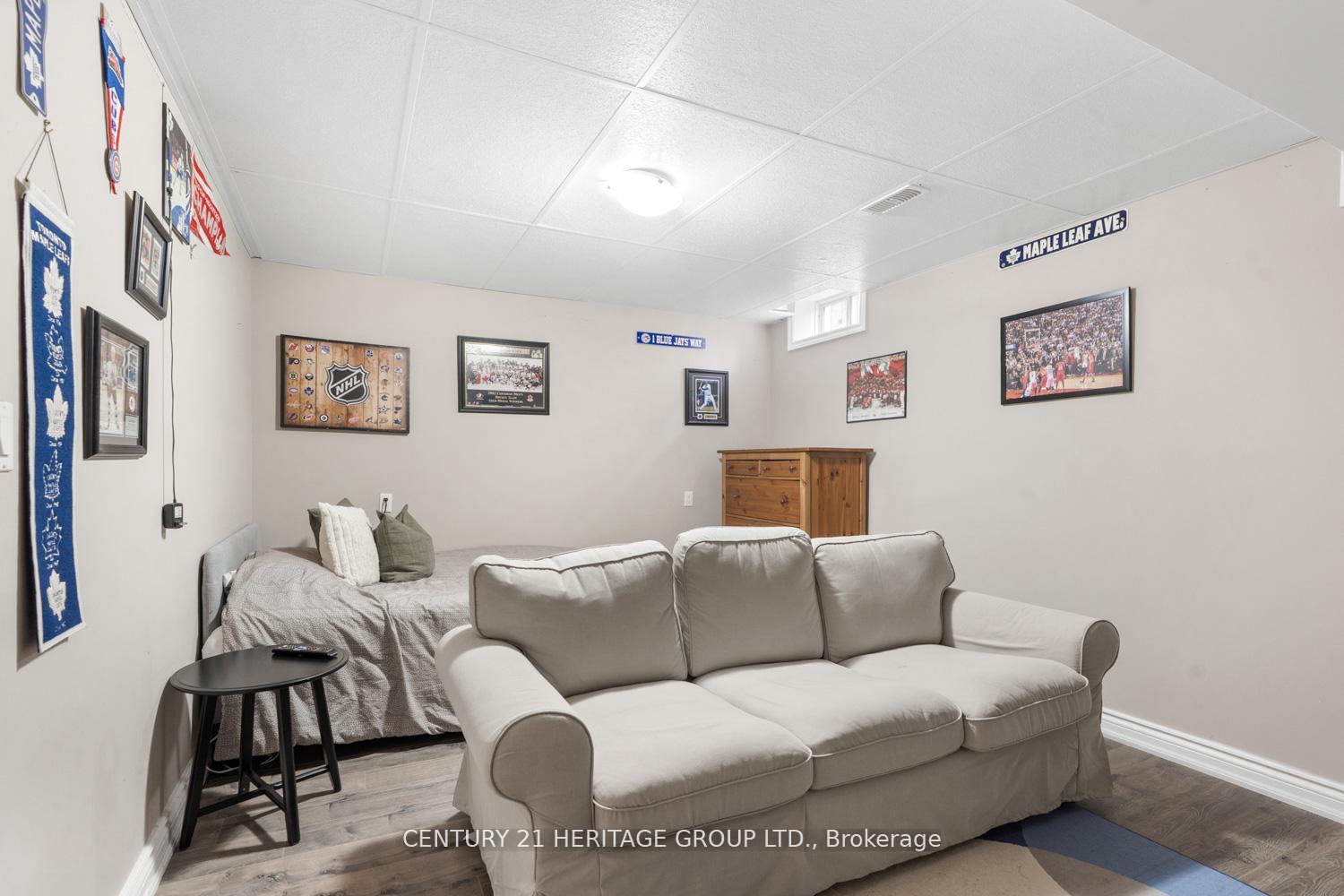 Photo 38 of 67 Alex Campbell Crescent, King, King City — HOMEH