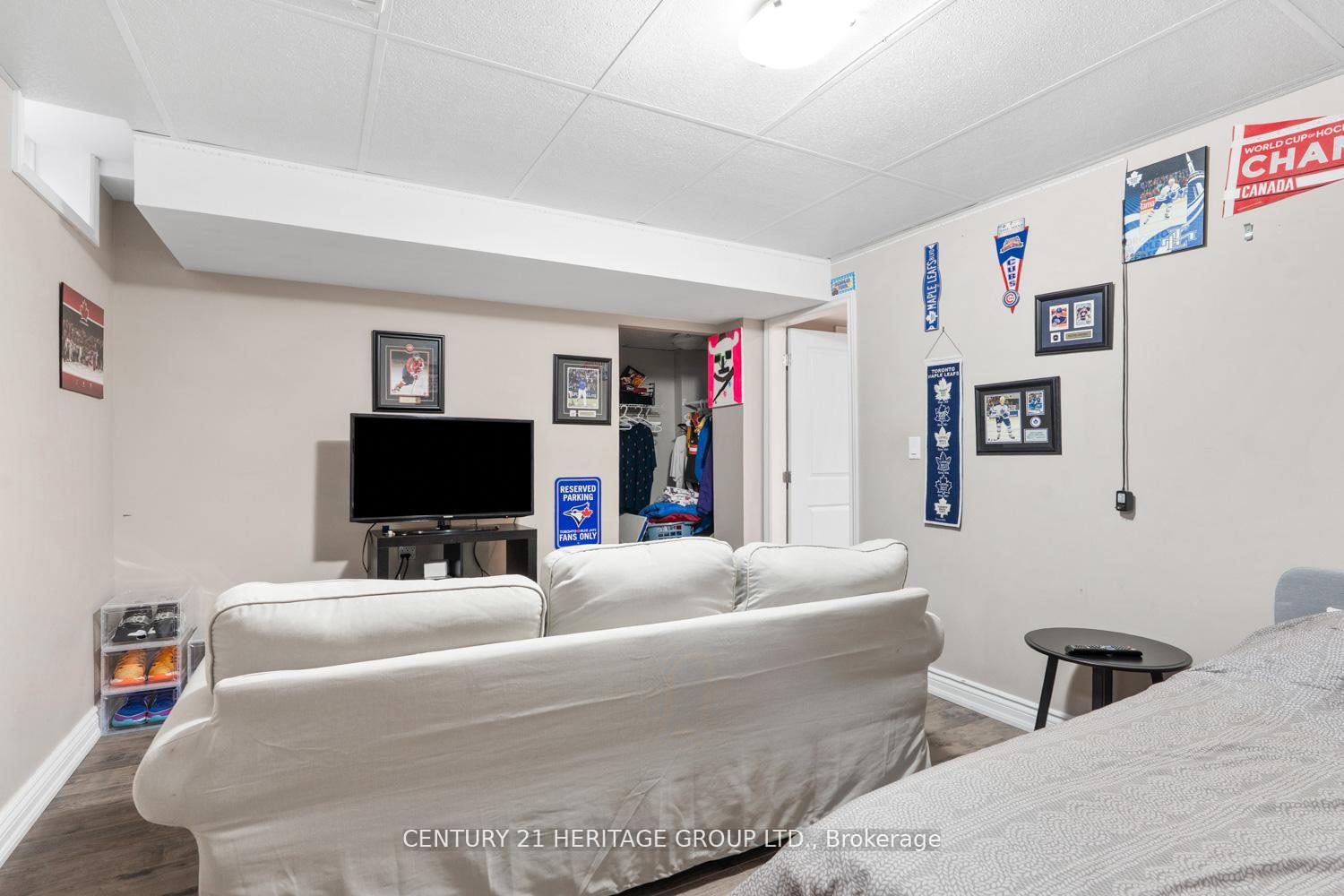 Photo 39 of 67 Alex Campbell Crescent, King, King City — HOMEH