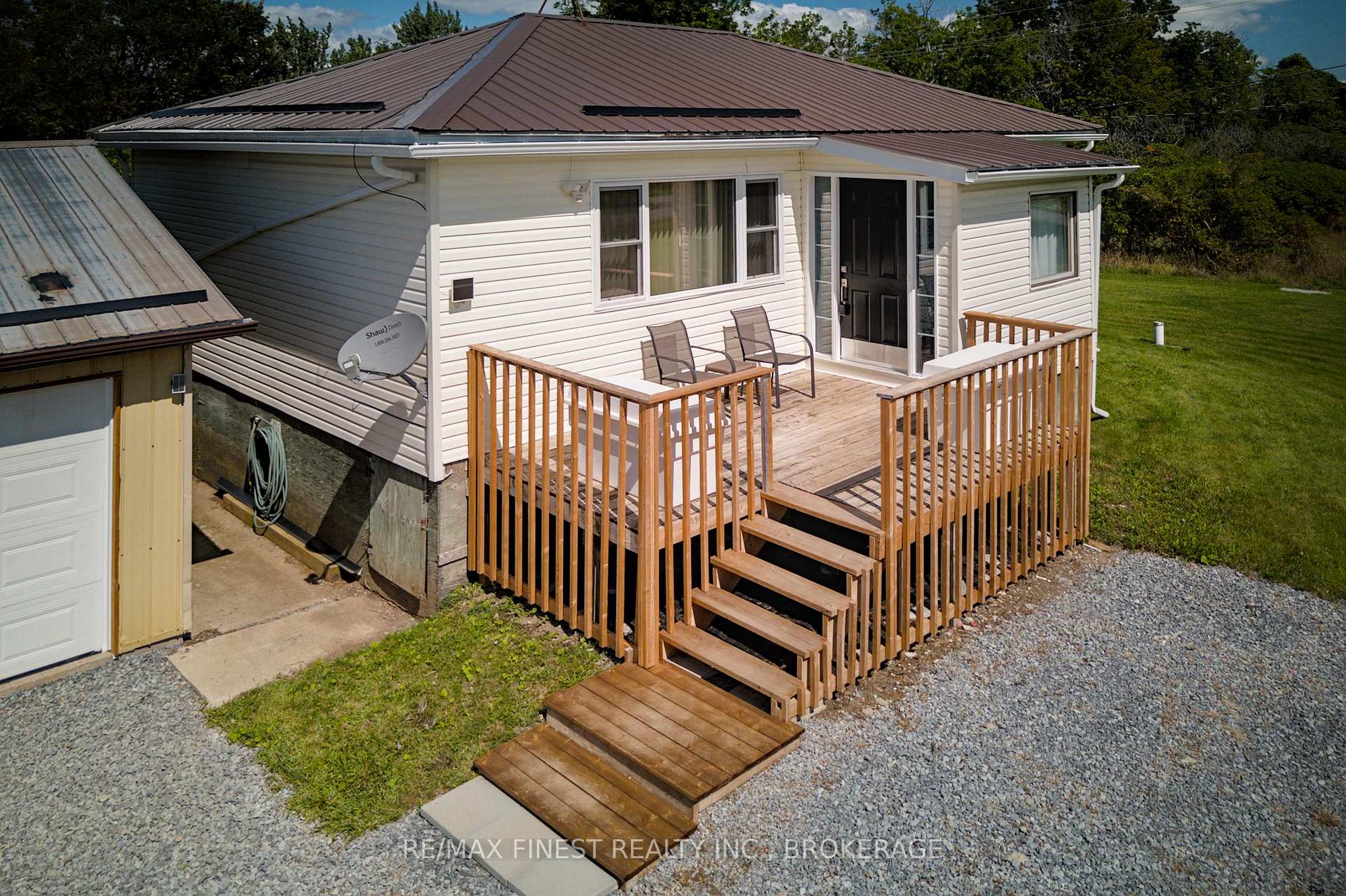 Photo 3 of 7720 Front Road, Loyalist, Amherst Island — HOMEH