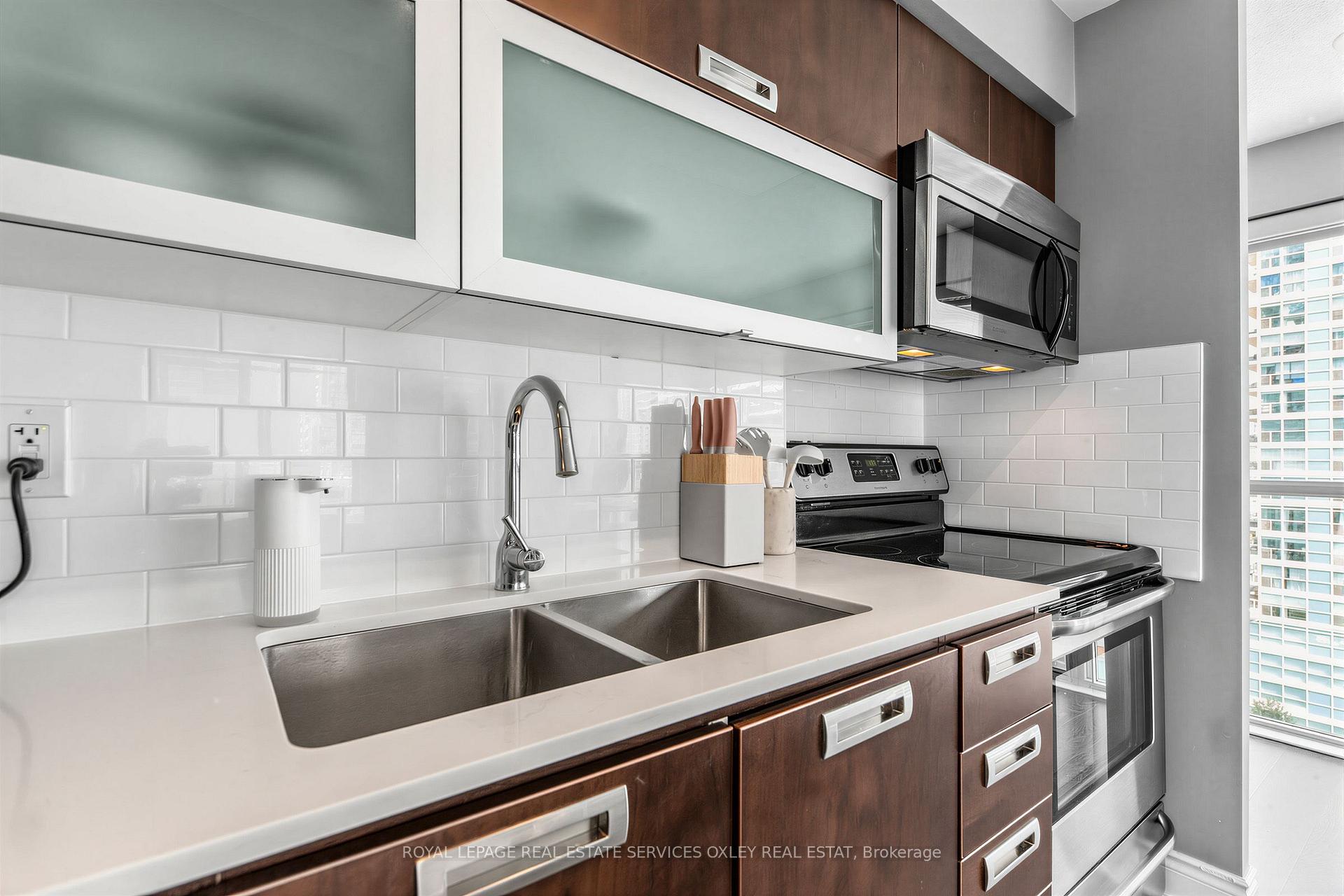 Photo 5 of Unit 1102, 100 Western Battery Road, Toronto, Niagara — HOMEH