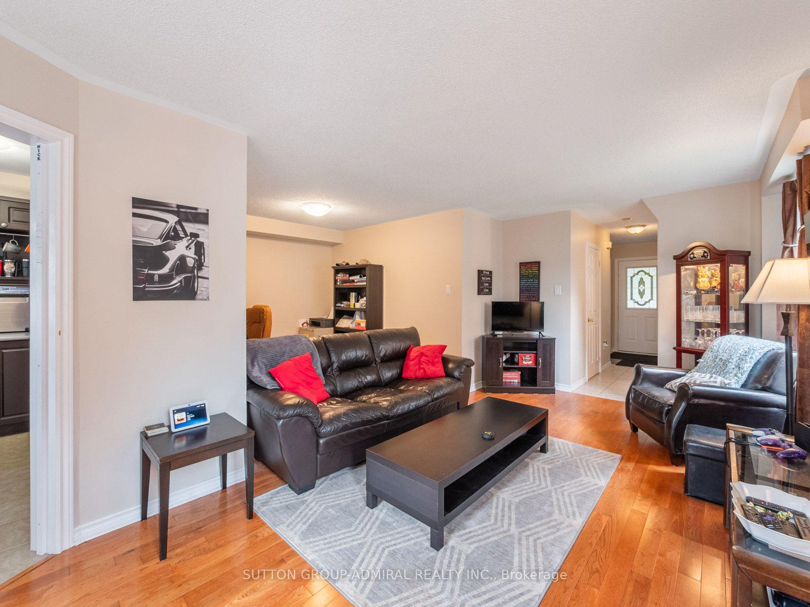 Photo 9 of 267 Warner Crescent, Newmarket, Summerhill Estates — HOMEH