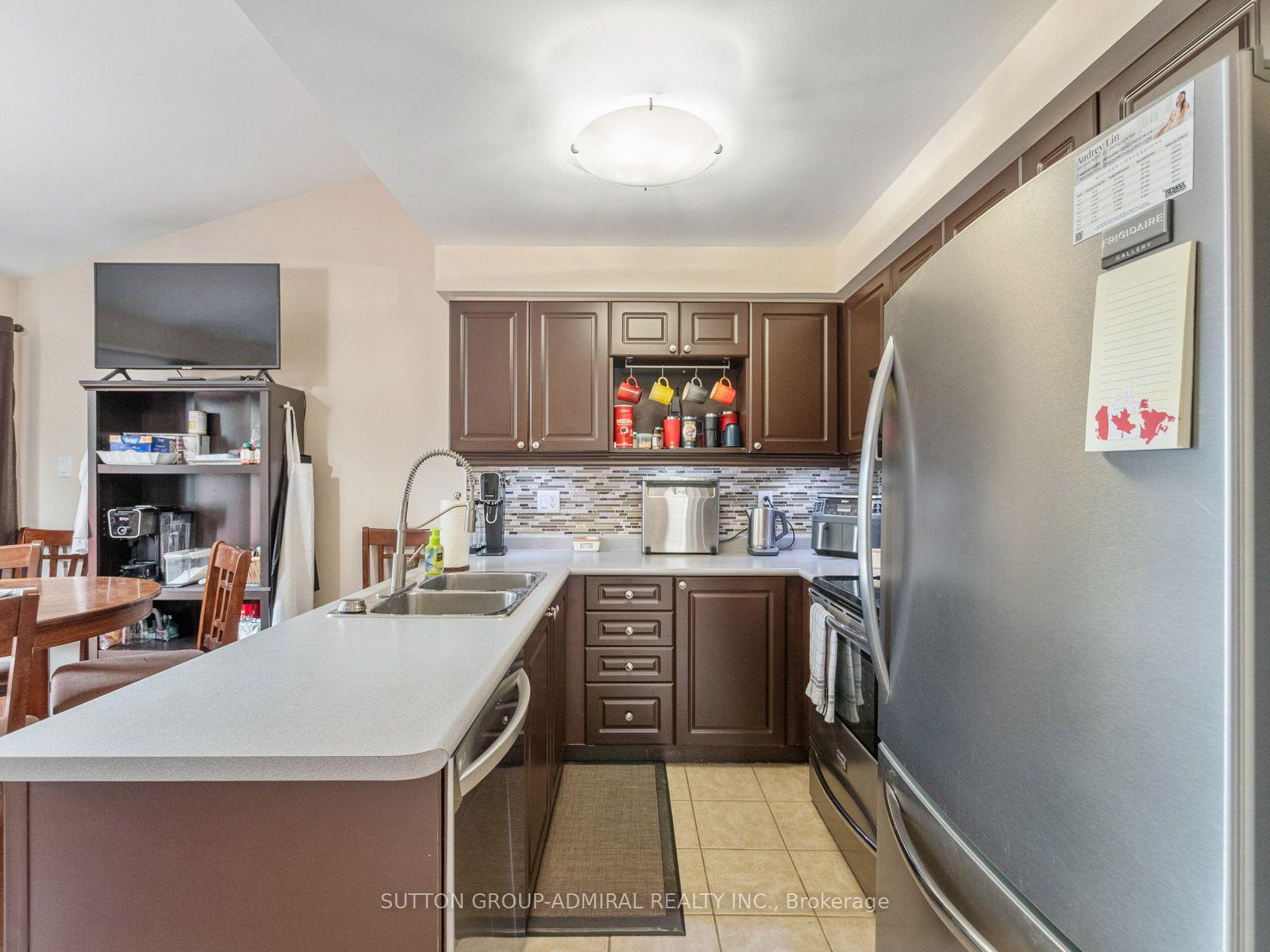 Photo 13 of 267 Warner Crescent, Newmarket, Summerhill Estates — HOMEH