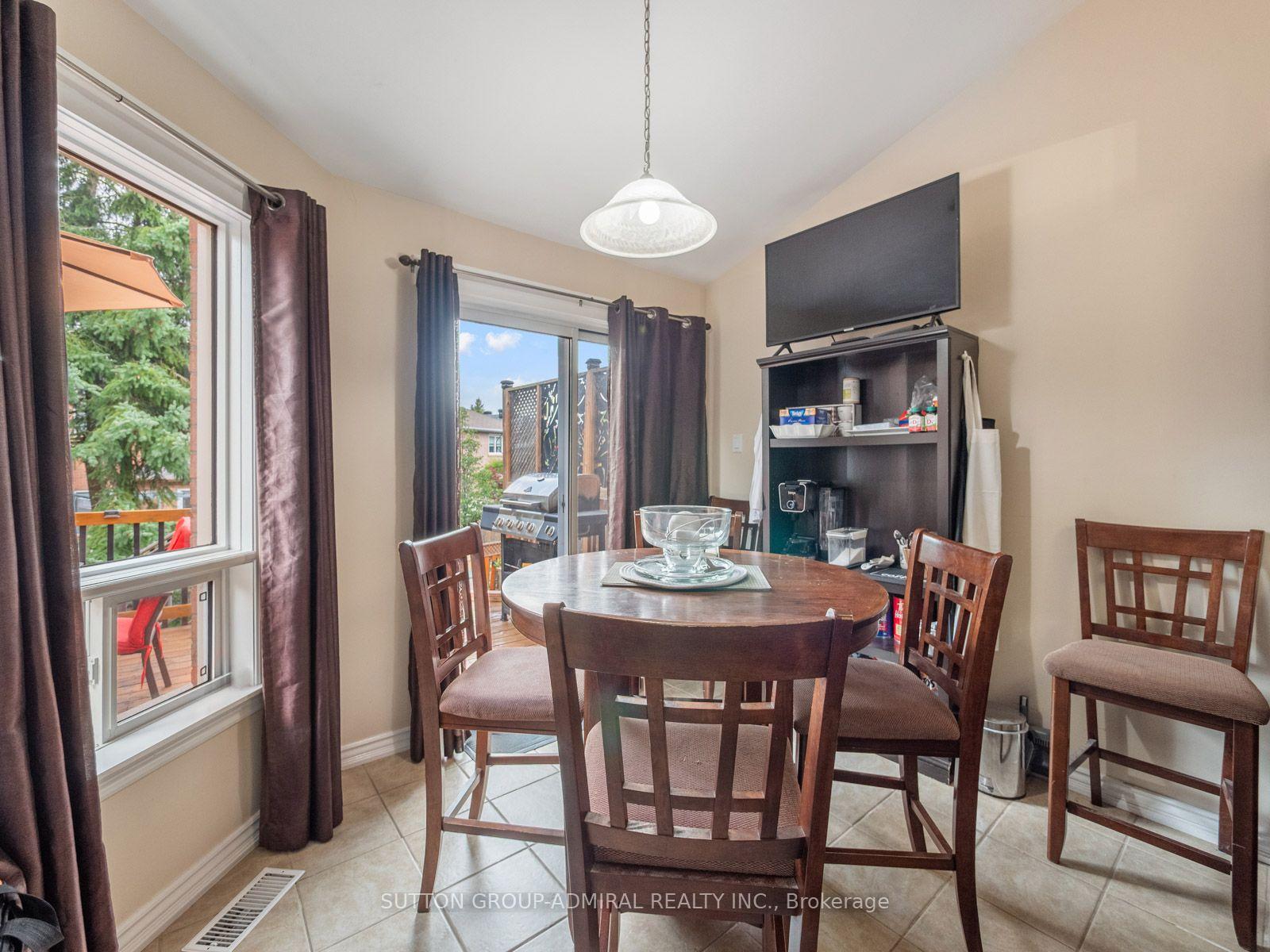 Photo 16 of 267 Warner Crescent, Newmarket, Summerhill Estates — HOMEH