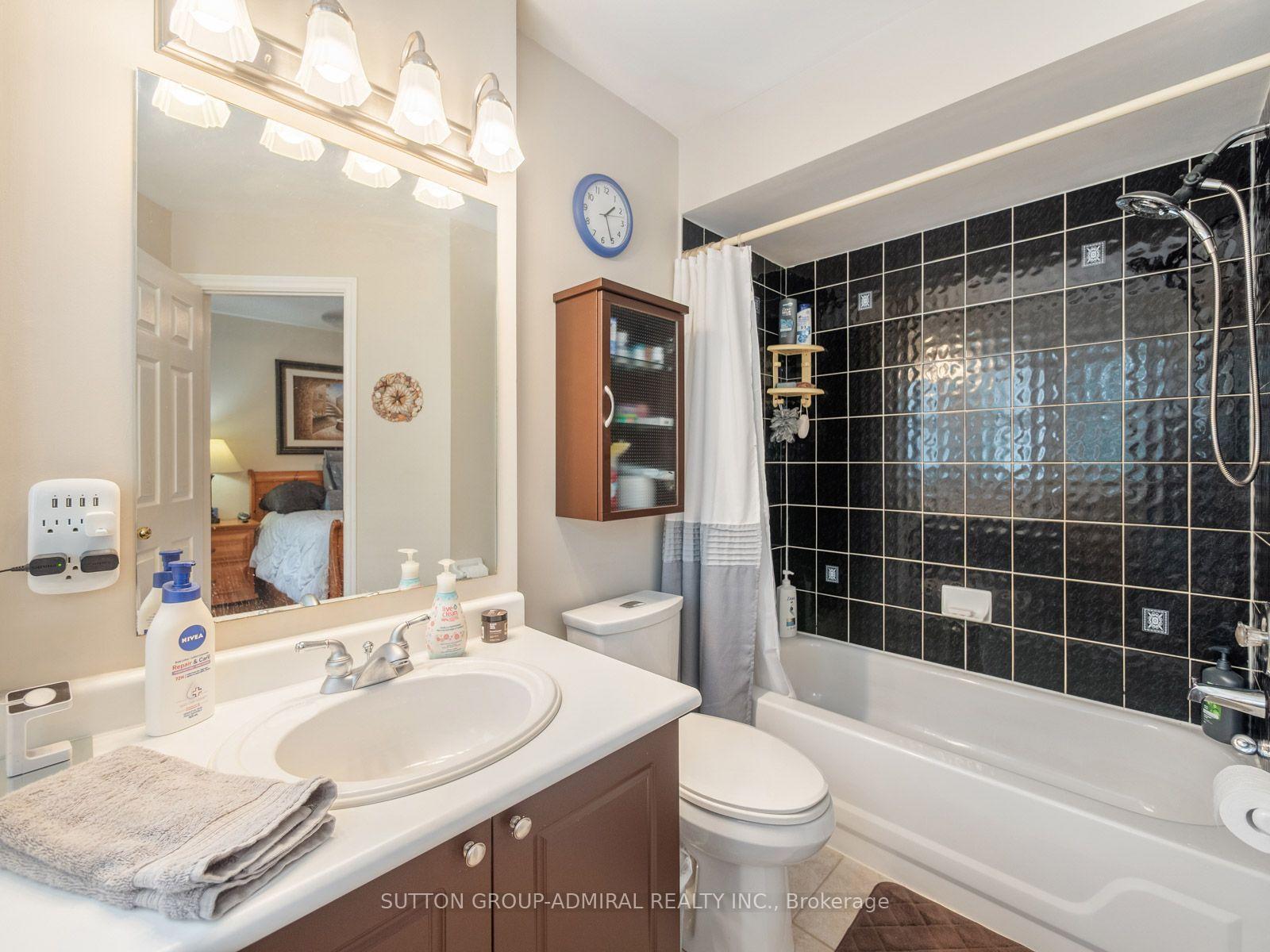 Photo 23 of 267 Warner Crescent, Newmarket, Summerhill Estates — HOMEH