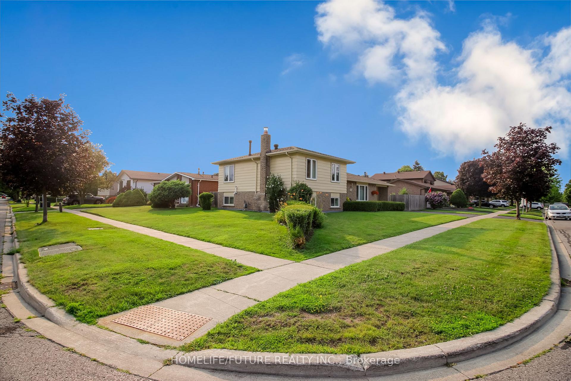 Photo 6 of 207 Michael Boulevard, Whitby, Lynde Creek — HOMEH