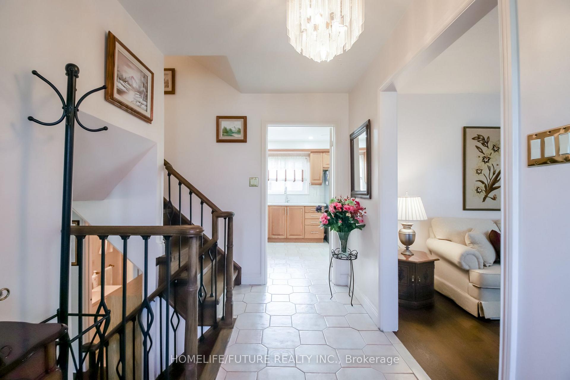 Photo 8 of 207 Michael Boulevard, Whitby, Lynde Creek — HOMEH