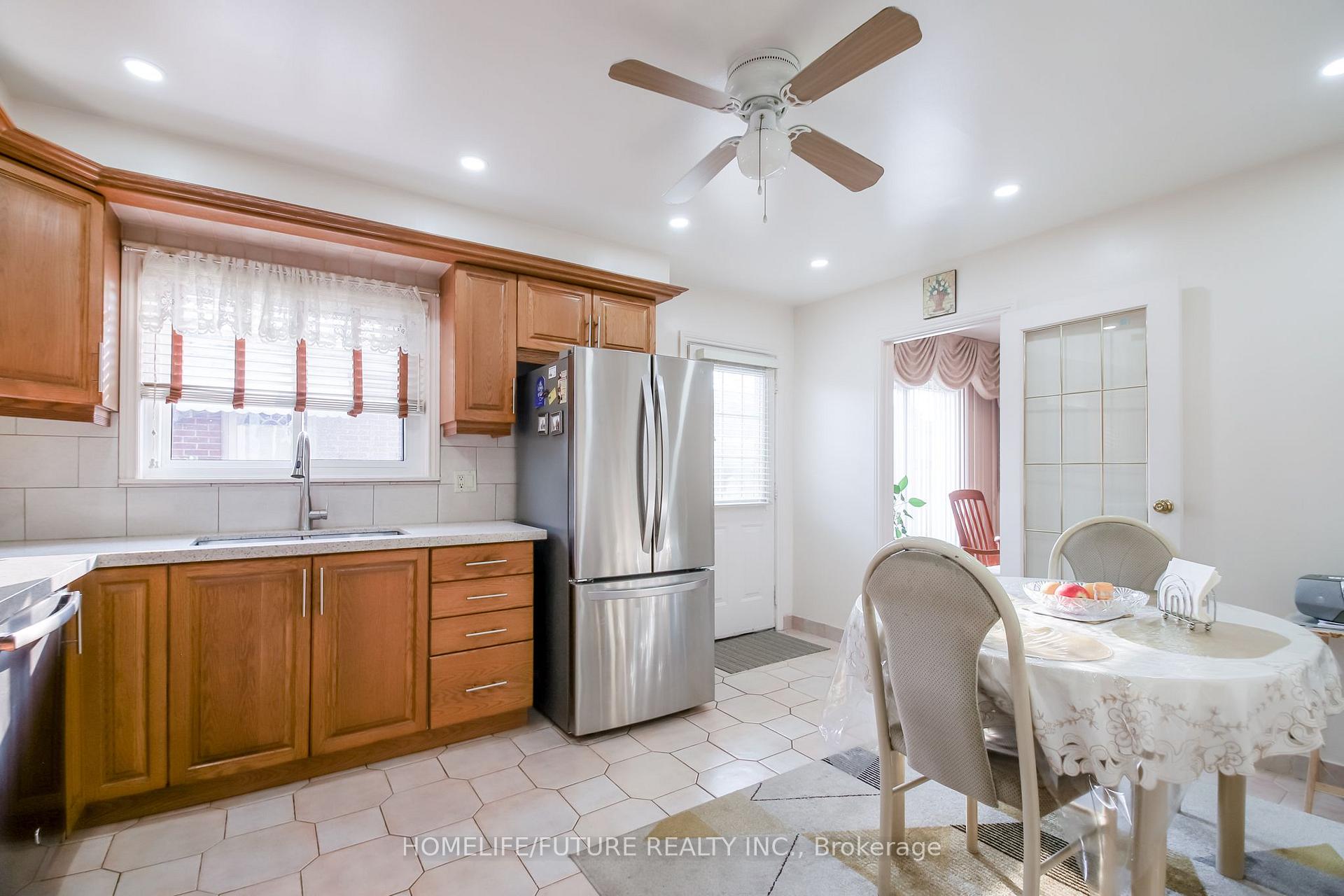 Photo 19 of 207 Michael Boulevard, Whitby, Lynde Creek — HOMEH