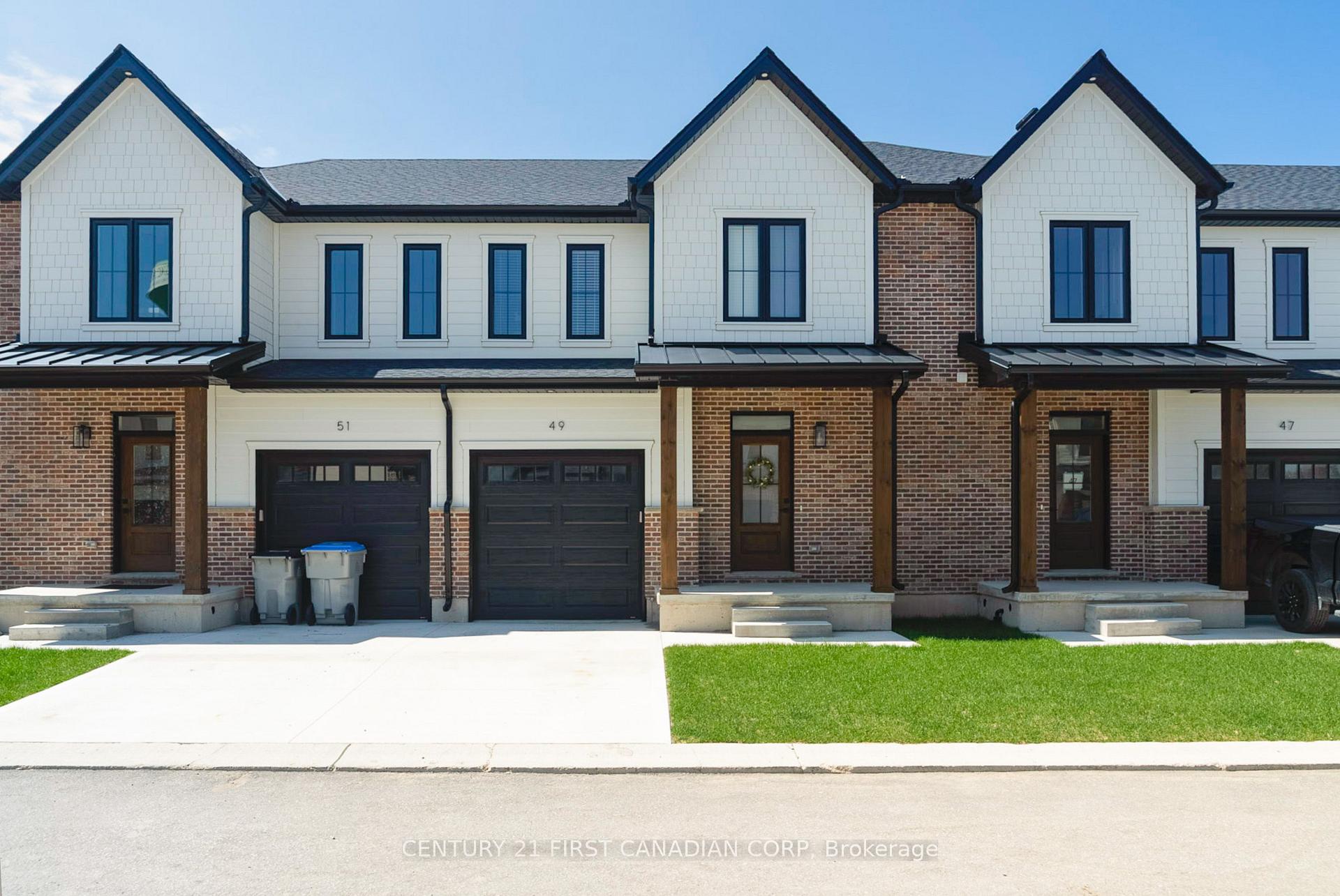 Photo 2 of Unit 10 (15), 147 Scotts Drive, Lucan Biddulph, Lucan — HOMEH