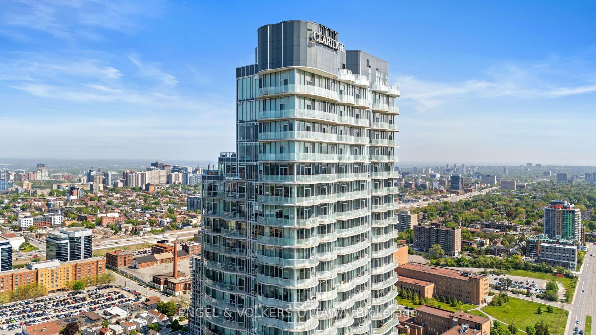 Front of Unit 3403, 805 Carling Avenue