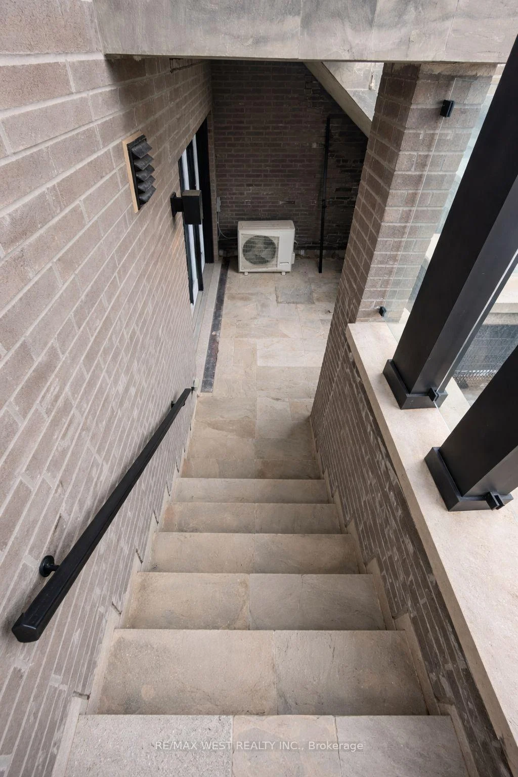Photo 10 of Unit Main Floor, 93 Hatherley Road, Toronto, Caledonia-Fairbank — HOMEH
