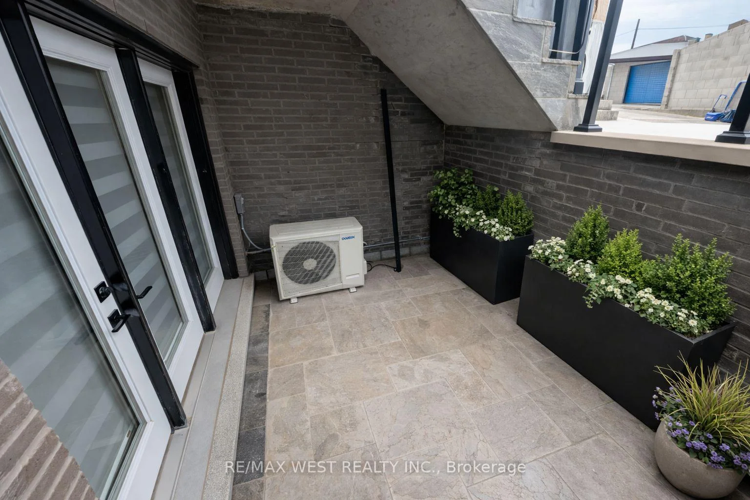Photo 16 of Unit Main Floor, 93 Hatherley Road, Toronto, Caledonia-Fairbank — HOMEH