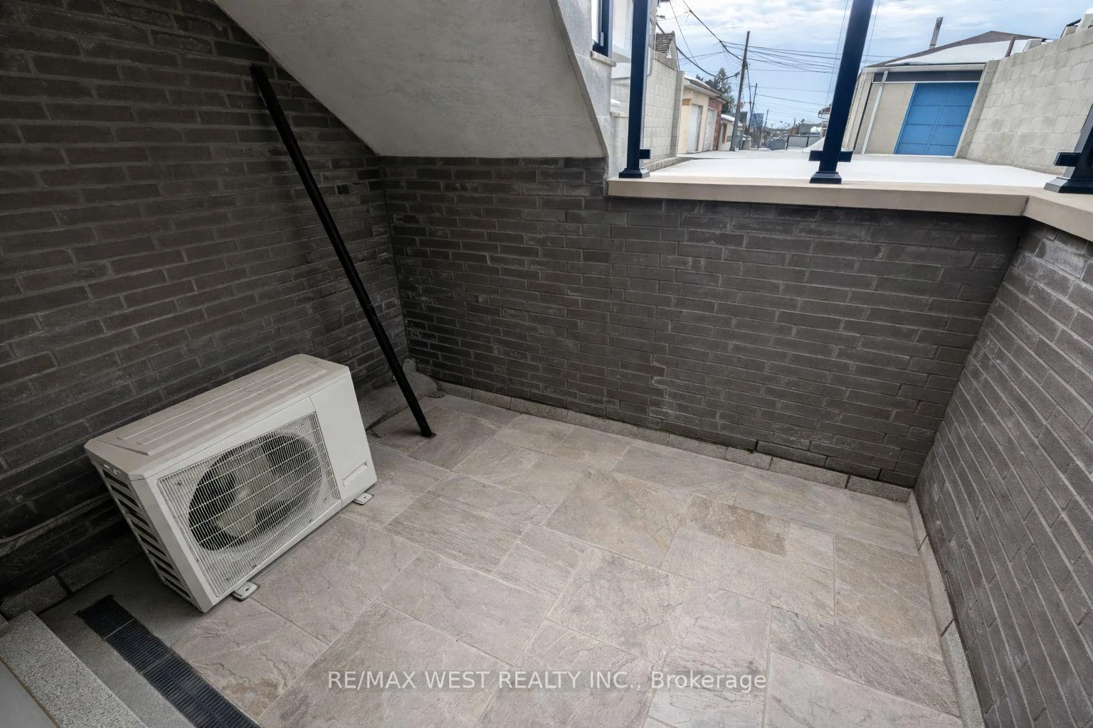 Photo 18 of Unit Main Floor, 93 Hatherley Road, Toronto, Caledonia-Fairbank — HOMEH