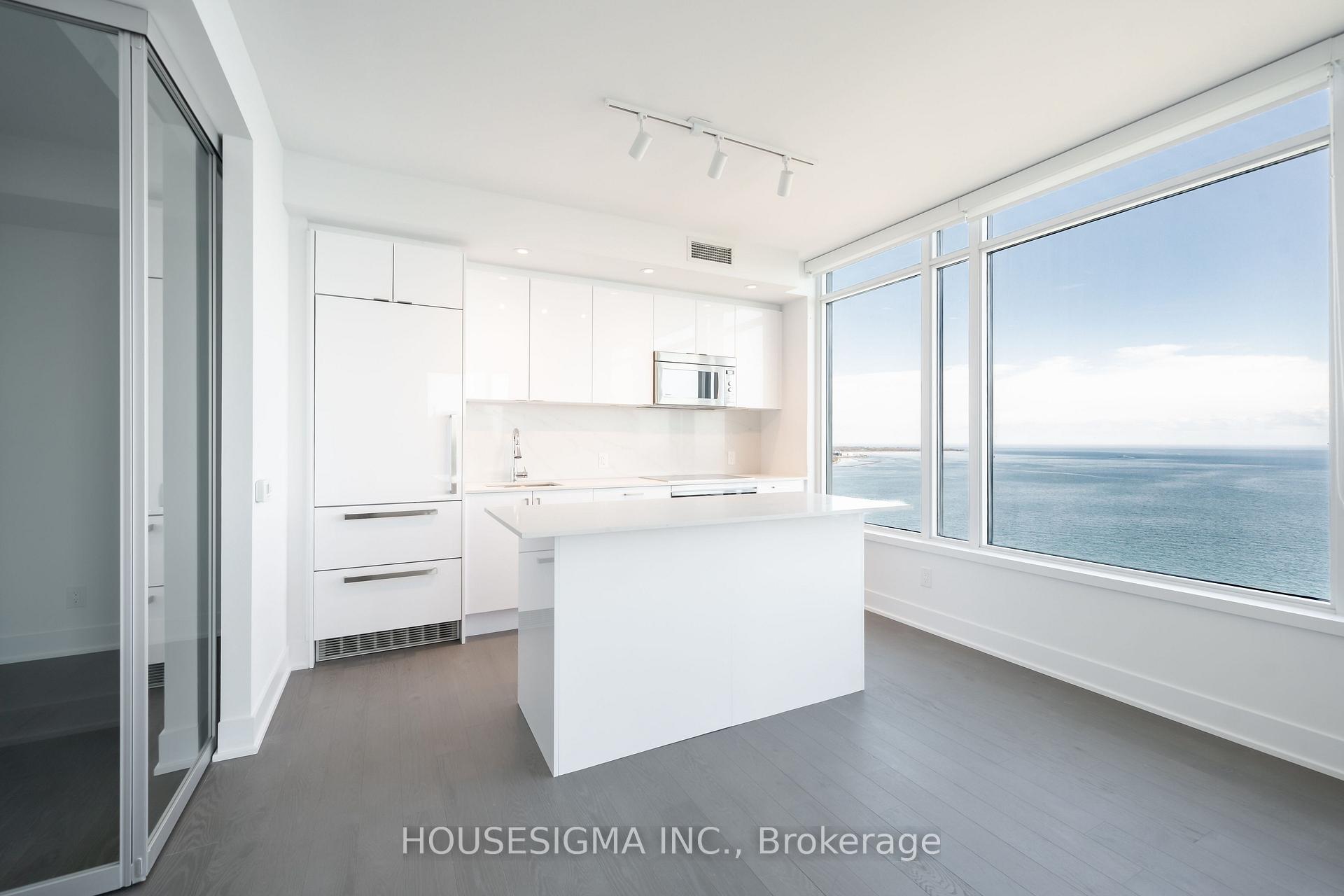 Front of Unit 3909, 1926 Lake Shore Boulevard W