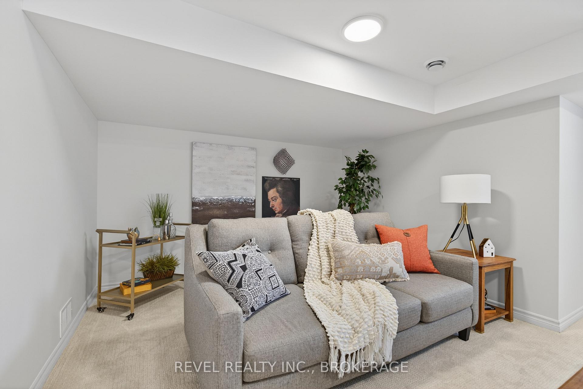 Photo 37 of 326 Dockside Drive, Kingston, Kingston East (Incl Barret Crt) — HOMEH