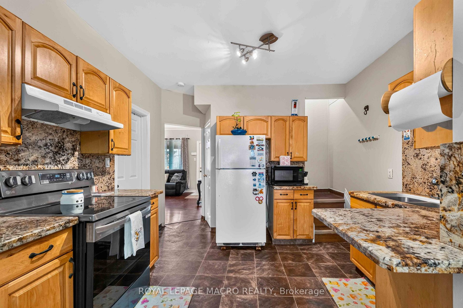 Photo 10 of 54 East 23rd Street, Hamilton, Eastmount — HOMEH