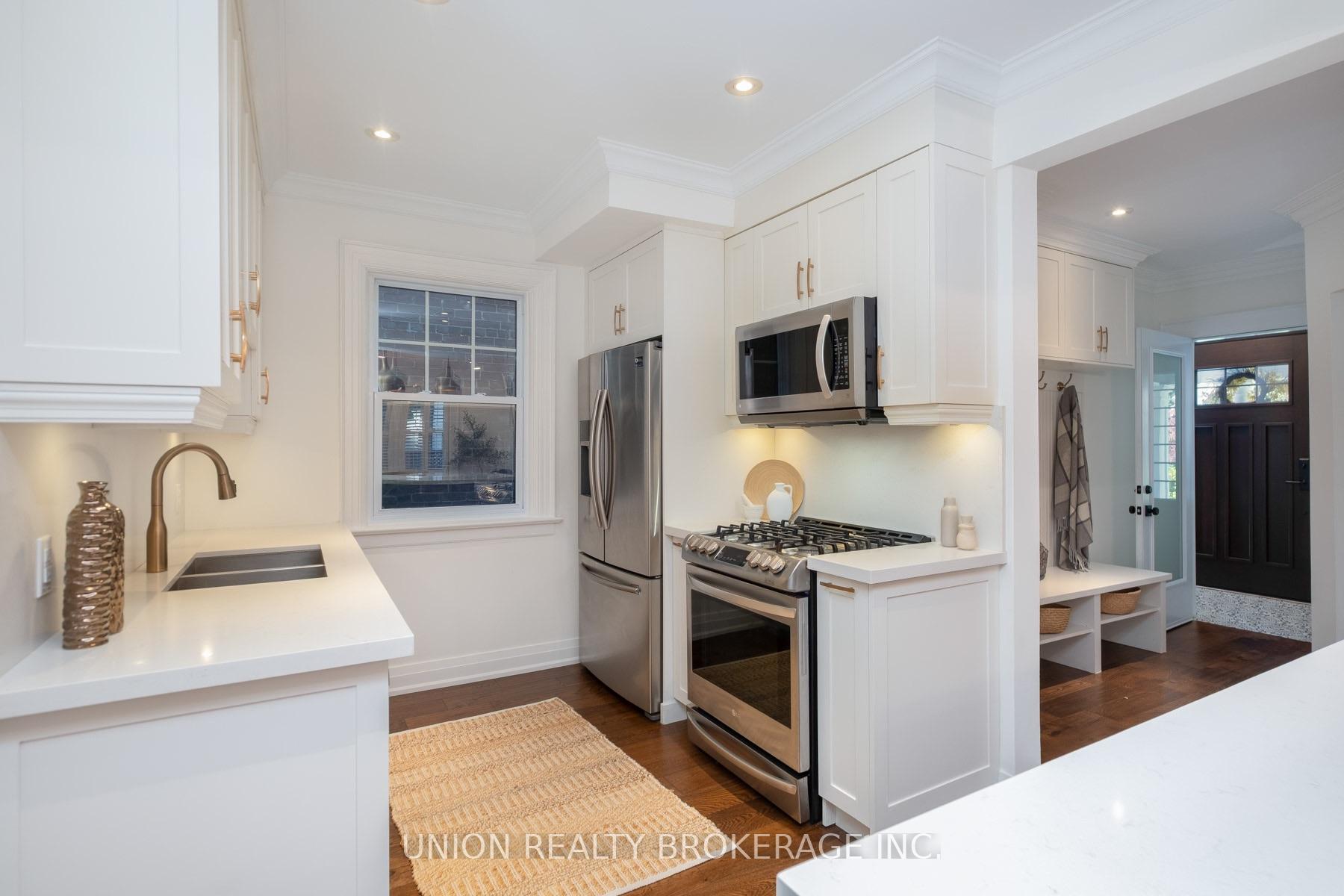 Photo 4 of 55 Pine Crescent, Toronto, The Beaches — HOMEH
