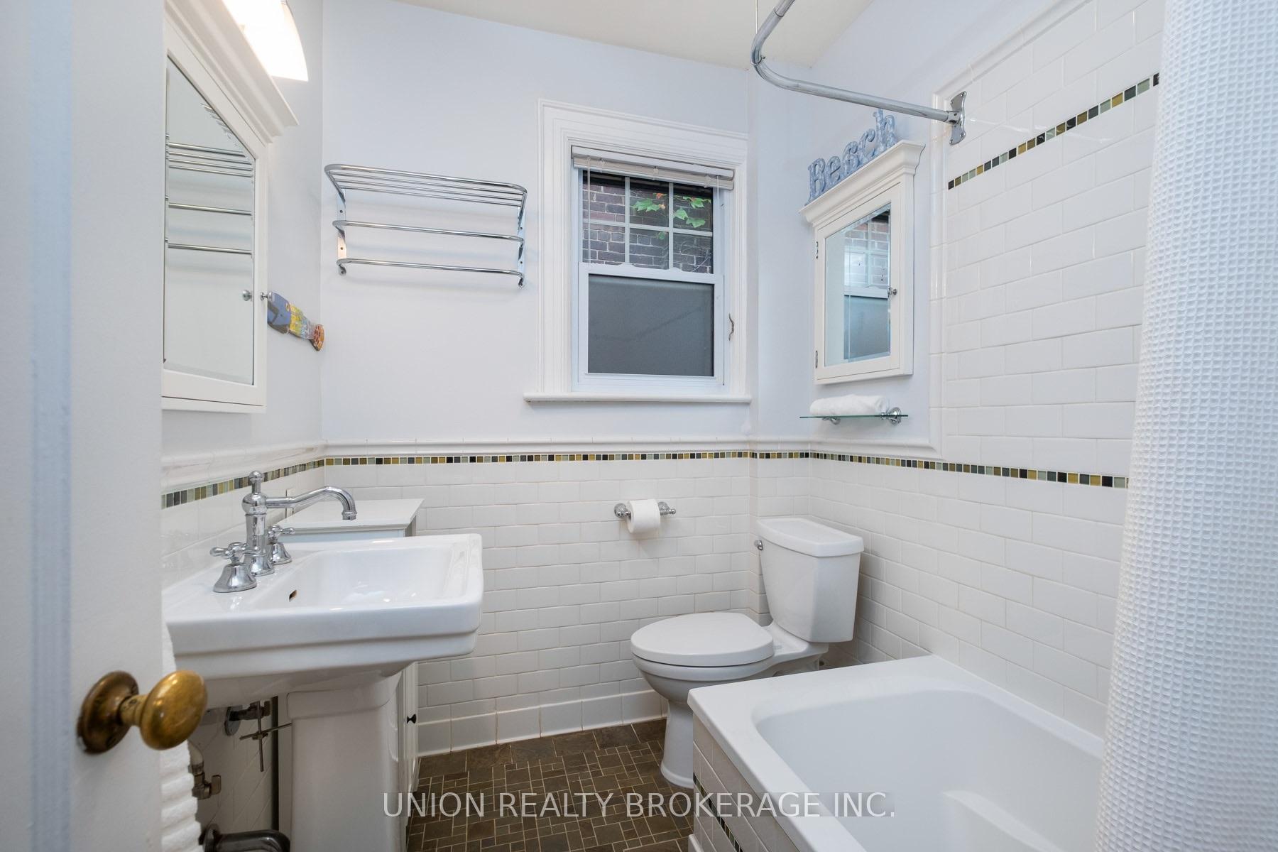 Photo 19 of 55 Pine Crescent, Toronto, The Beaches — HOMEH