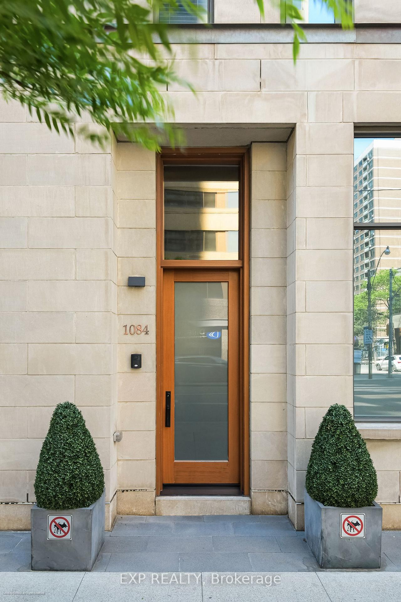 Photo 2 of 1084 Bay Street, Toronto, Bay Street Corridor — HOMEH