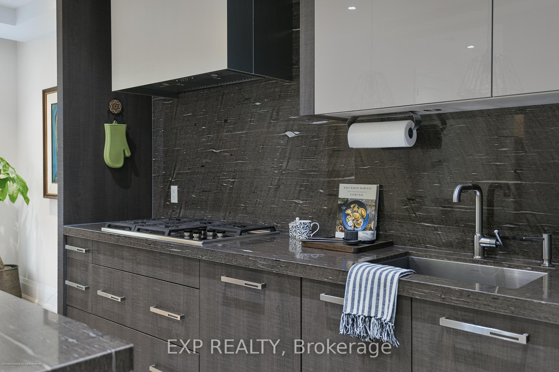 Photo 19 of 1084 Bay Street, Toronto, Bay Street Corridor — HOMEH