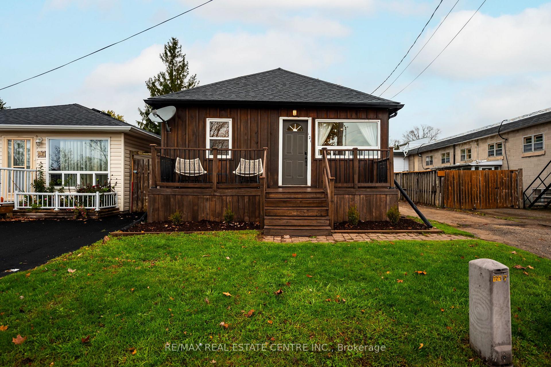 Photo 2 of 121 Proton Street N, Southgate — HOMEH