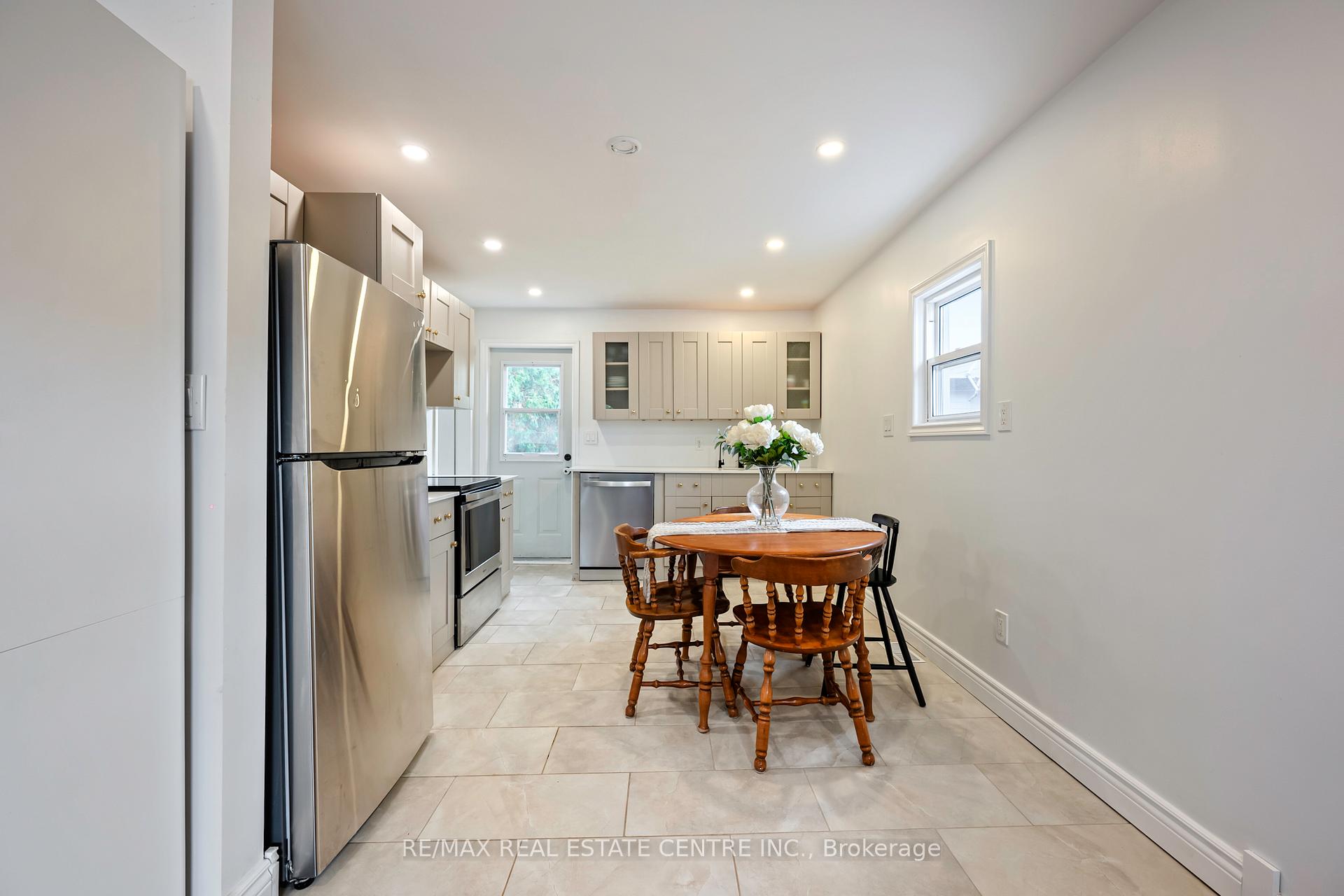 Photo 8 of 121 Proton Street N, Southgate — HOMEH