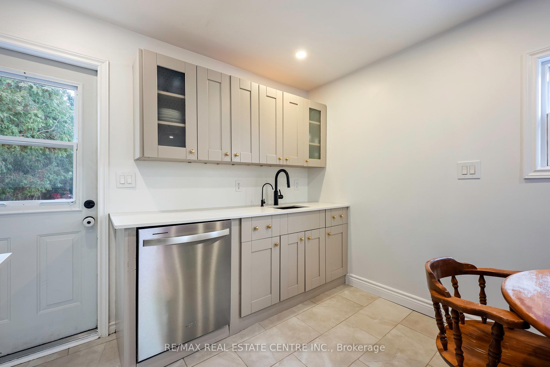 Photo 11 of 121 Proton Street N, Southgate — HOMEH