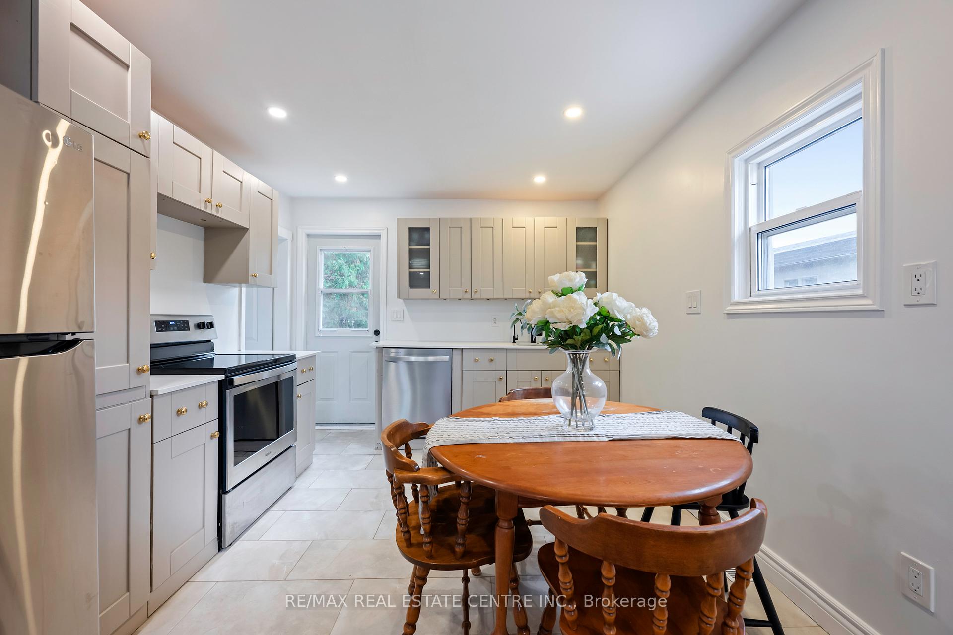 Photo 12 of 121 Proton Street N, Southgate — HOMEH