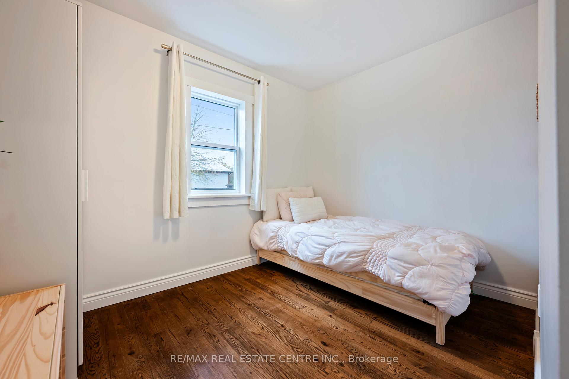 Photo 13 of 121 Proton Street N, Southgate — HOMEH