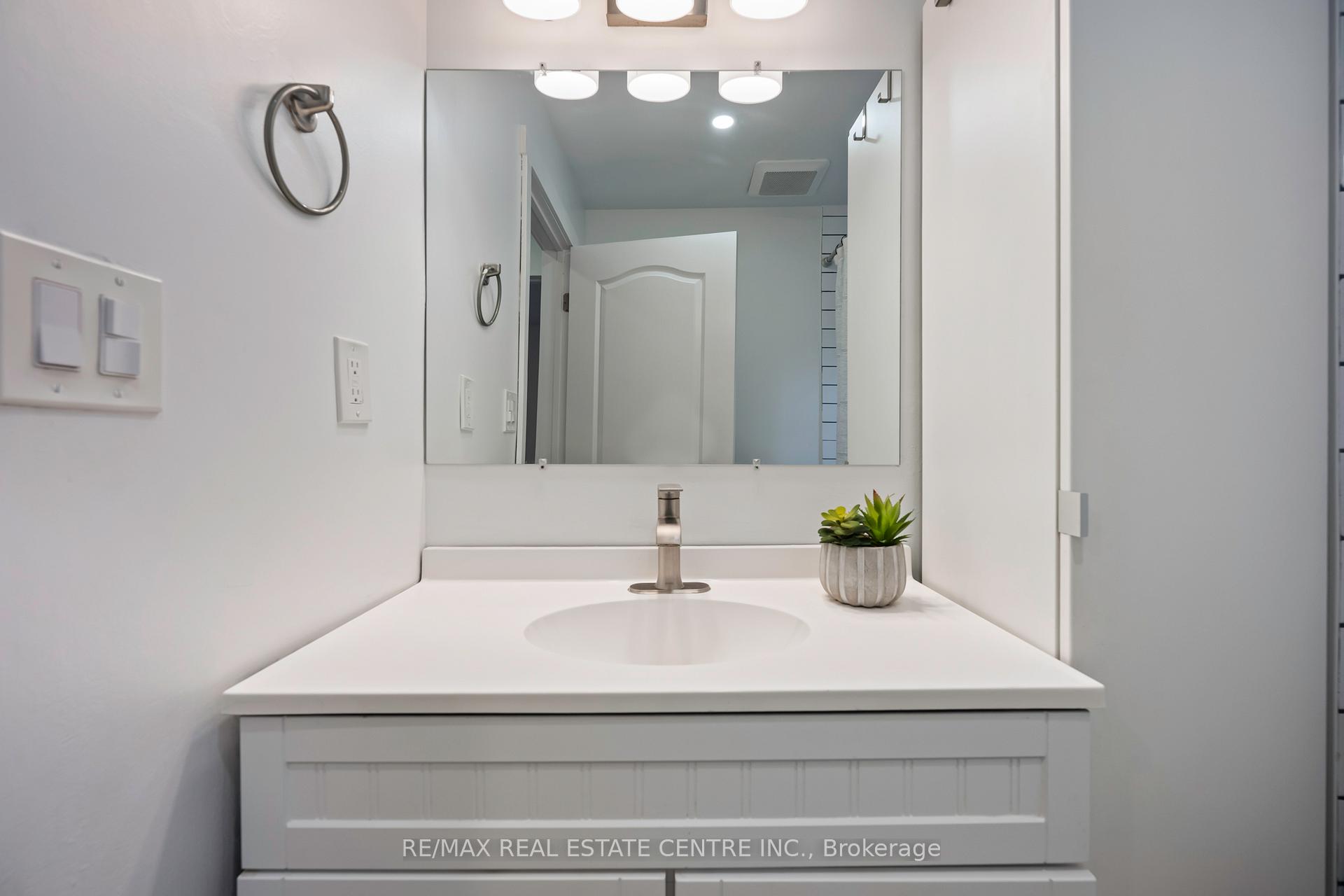 Photo 17 of 121 Proton Street N, Southgate — HOMEH