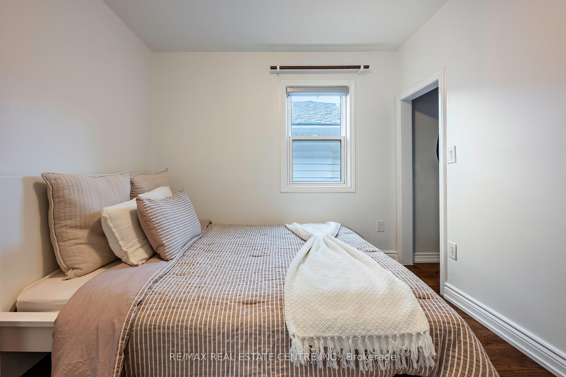Photo 20 of 121 Proton Street N, Southgate — HOMEH