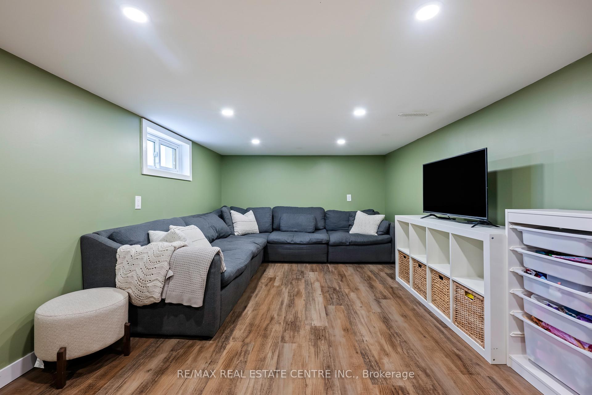 Photo 23 of 121 Proton Street N, Southgate — HOMEH