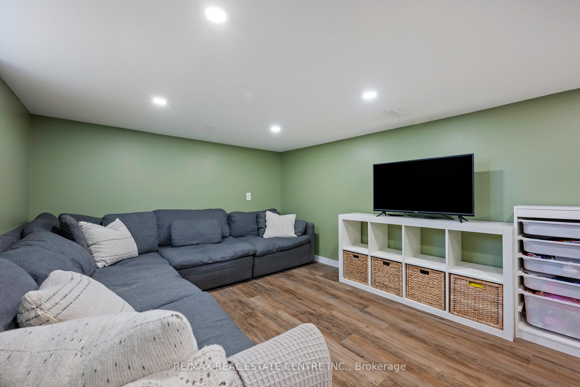 Photo 24 of 121 Proton Street N, Southgate — HOMEH