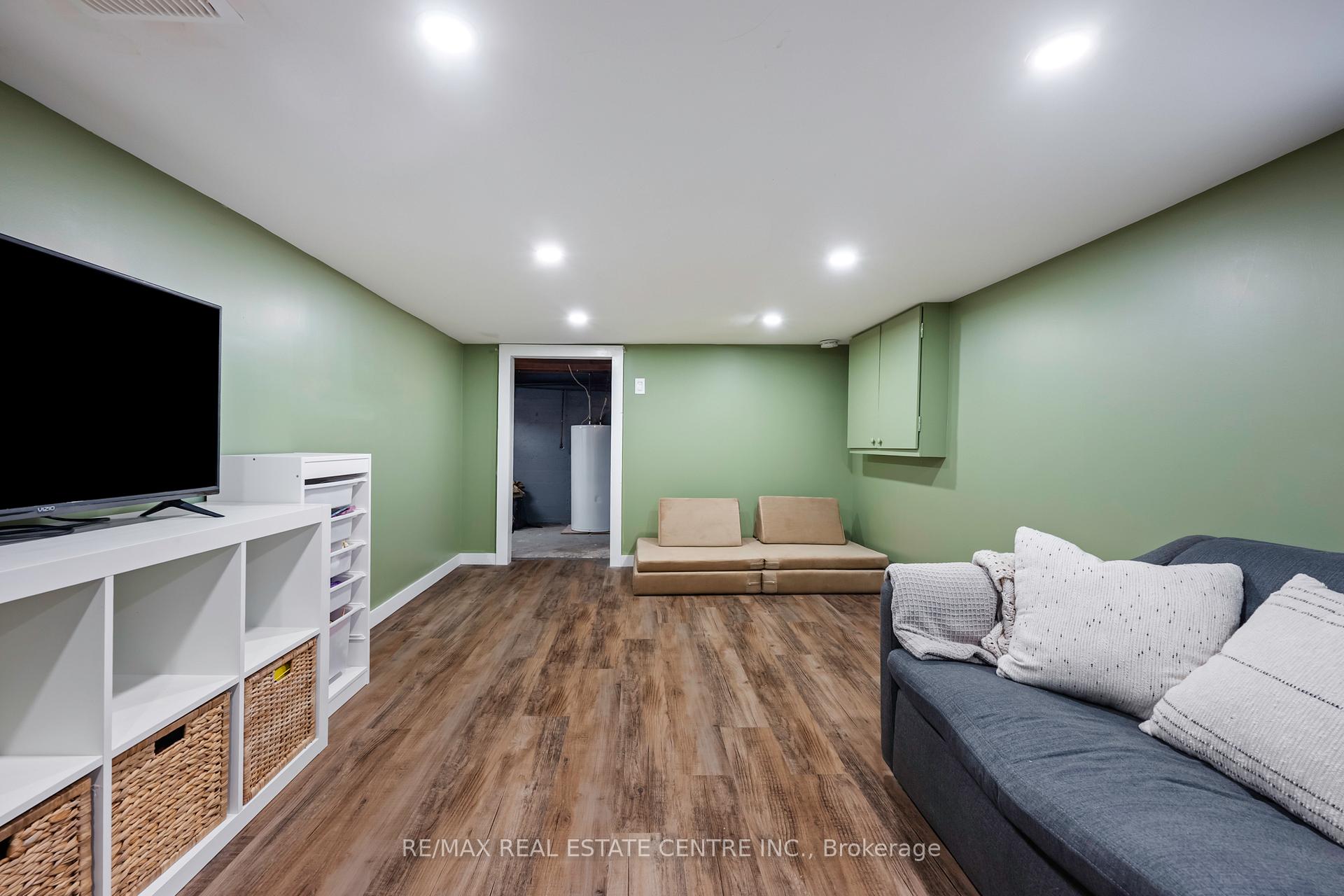 Photo 25 of 121 Proton Street N, Southgate — HOMEH