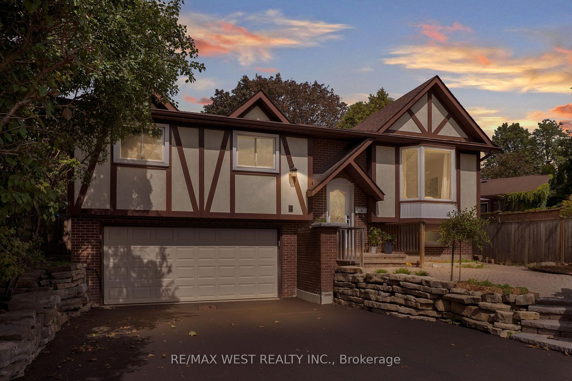 Photo 2 of 4 Flemington Court, Whitby, Lynde Creek — HOMEH