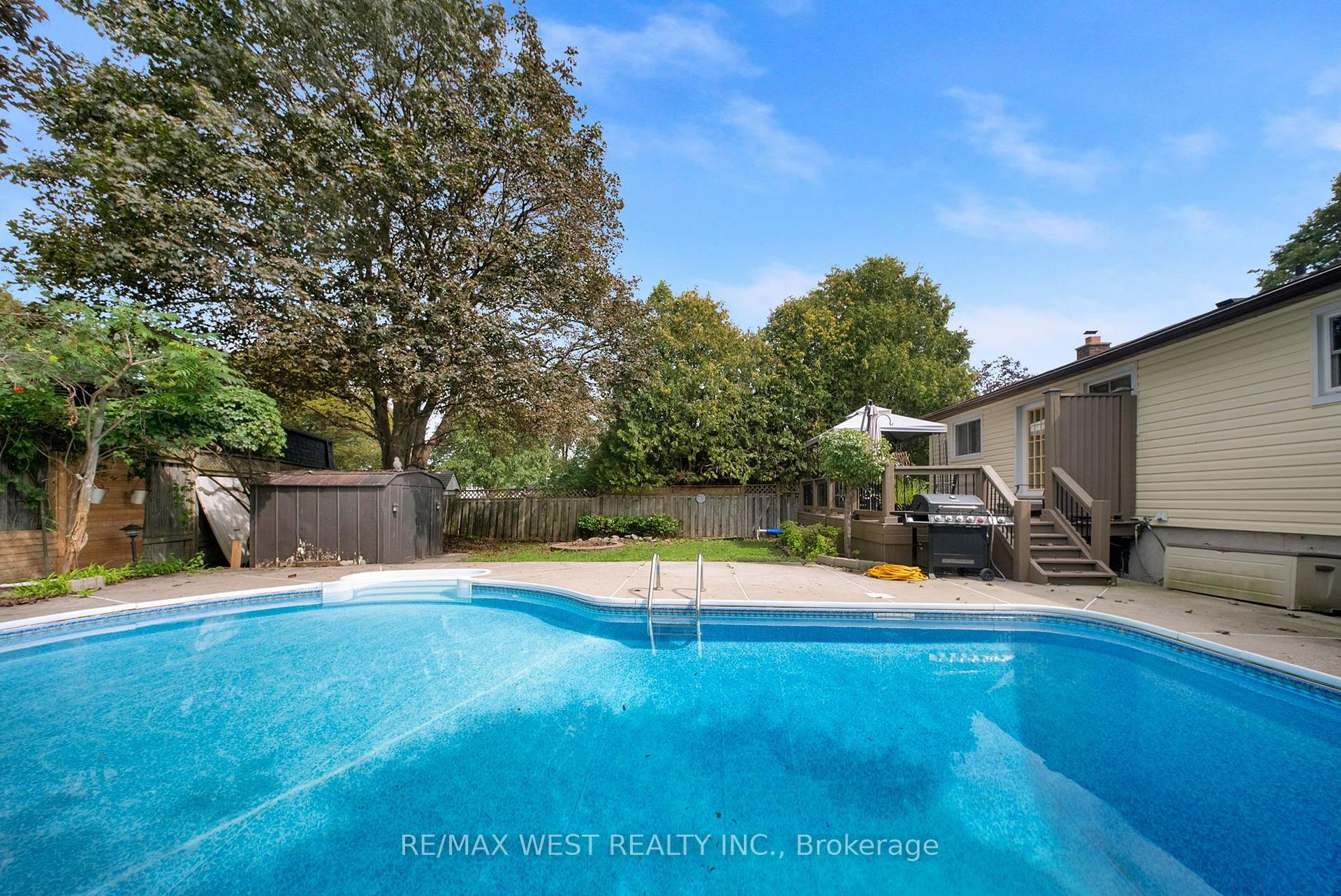 Photo 4 of 4 Flemington Court, Whitby, Lynde Creek — HOMEH